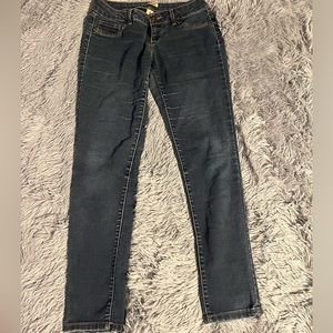 Women’s skinny blue jeans